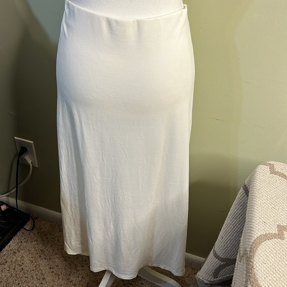 Artizia wildfred vespa skirt ruched midi skirt with a thigh slit - Picture 3 of 9